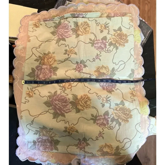 Beautiful Queen Size Bed Spread/ Quilt With 3 Standard Shams ,1 Small Portugal - Picture 7 of 10